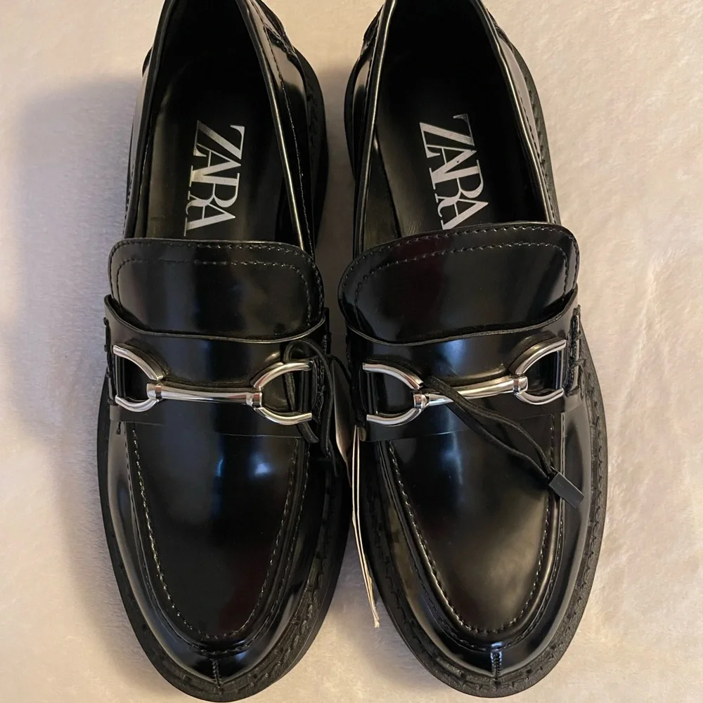 (New) Zara Womens Chunky Loafers Patent Buckle Size 6